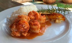 Camarão com catupiry e batata gratinada
